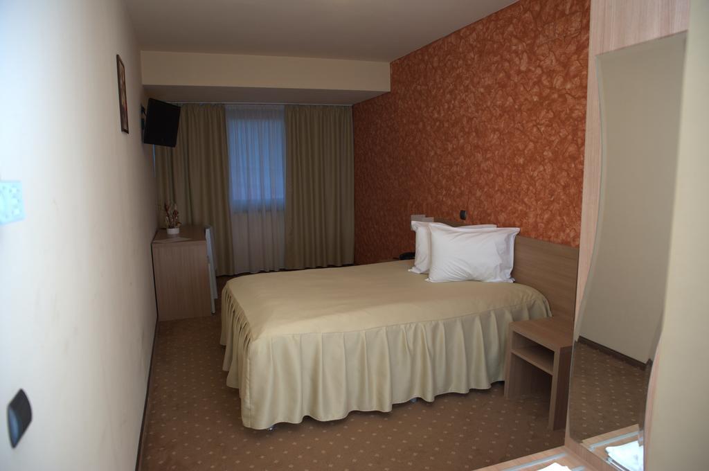 Hotel Mariflor Szamosújvár Kültér fotó